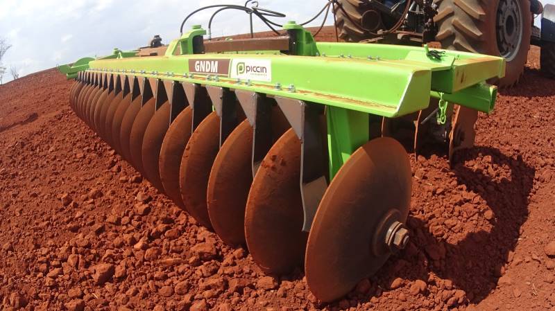 GNDM - Grade Niveladora Destorroadora Mecânica